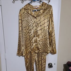 Victoria secret silk Jammies sz SM